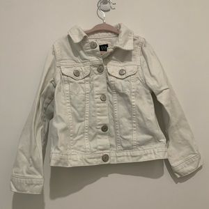 Gap white denim jacket. Size 5.